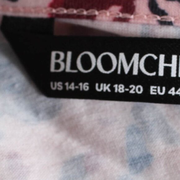 Bloomchic V Neck Animal Print T-shirt, NWT, Size 14-16 or 1X - Picture 4 of 7